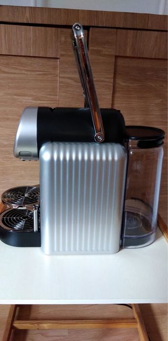 Aparat de cafea profesional Nespresso Zenius