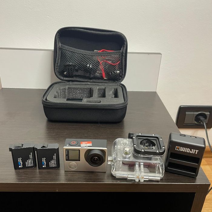 GoPro HERO 4 Silver + accesorii multe