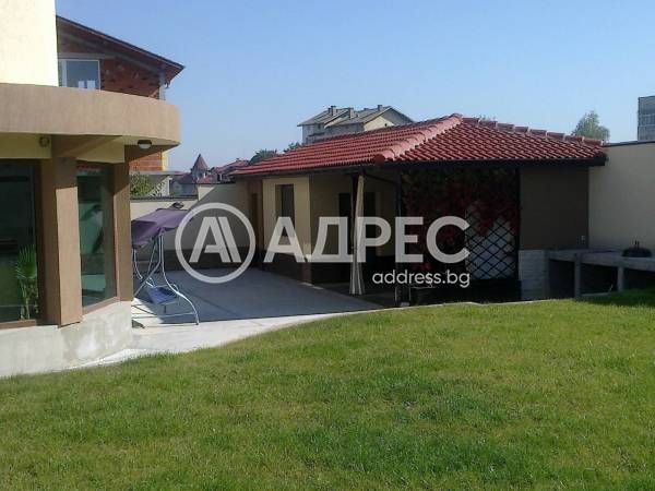 Продава се Къща в Божурище - 339 кв.м за 1918 €/кв.м - Снимка #2