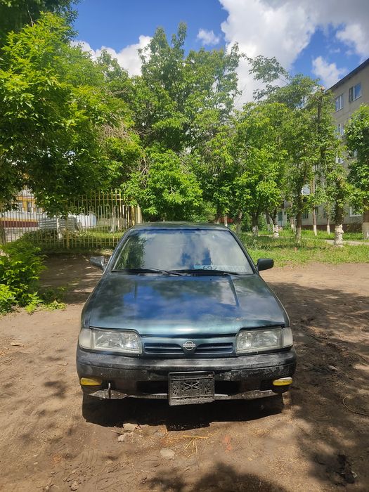 Продам Nissan Primera 1993