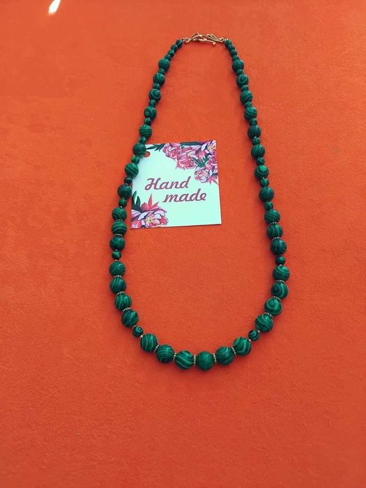 Сет дамски бижута - колие и обеци от малахит - ръчна изработка