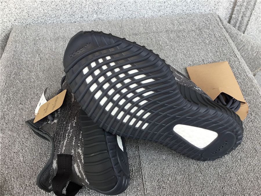 Yeezy 350 v2 Dark Salt premium