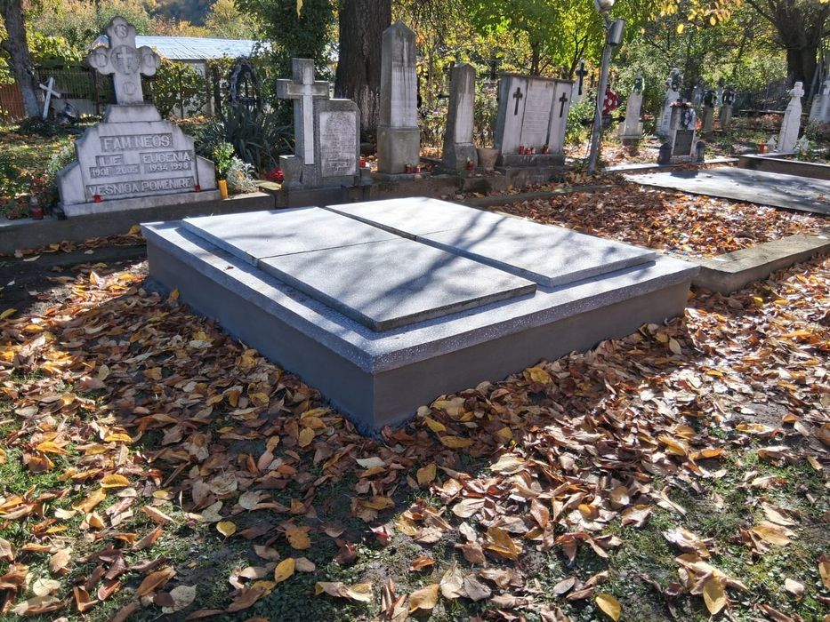 Lucrări în Cimitire  Cruci  Borduri Cavouri