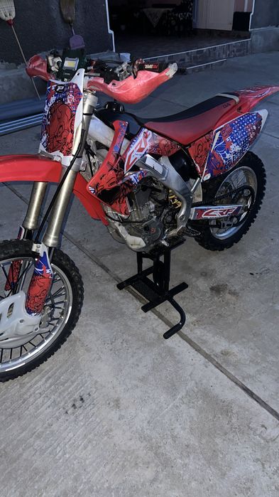 Vând Honda CRF 250 4T