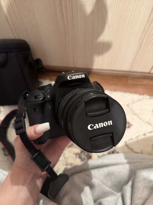 Canon EOS 250D + объектив Canon EF-S 18-55mm IS II