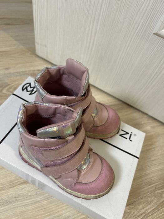 Ботинки осенние на девочку