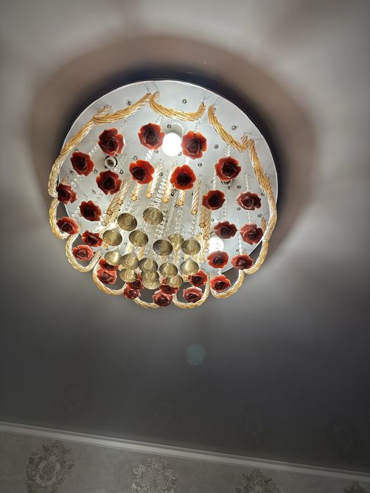 Продам люстру в хорошем состоянии