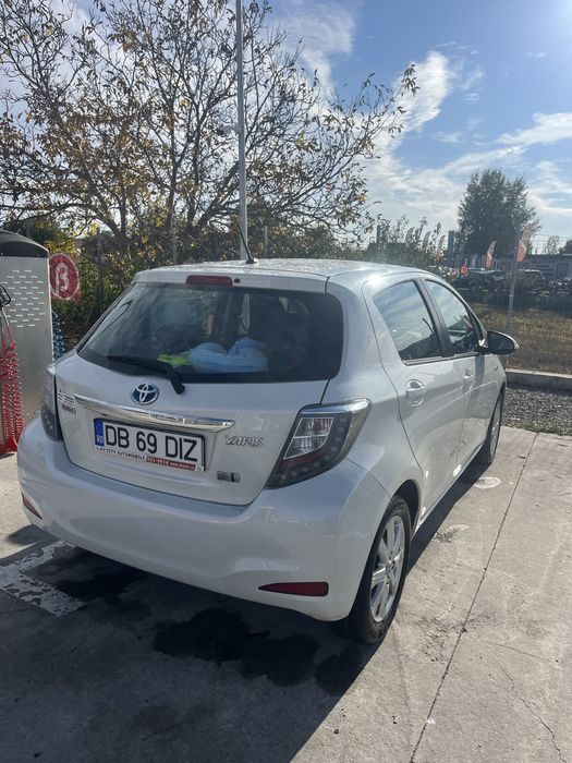 Toyota yaris hybrid