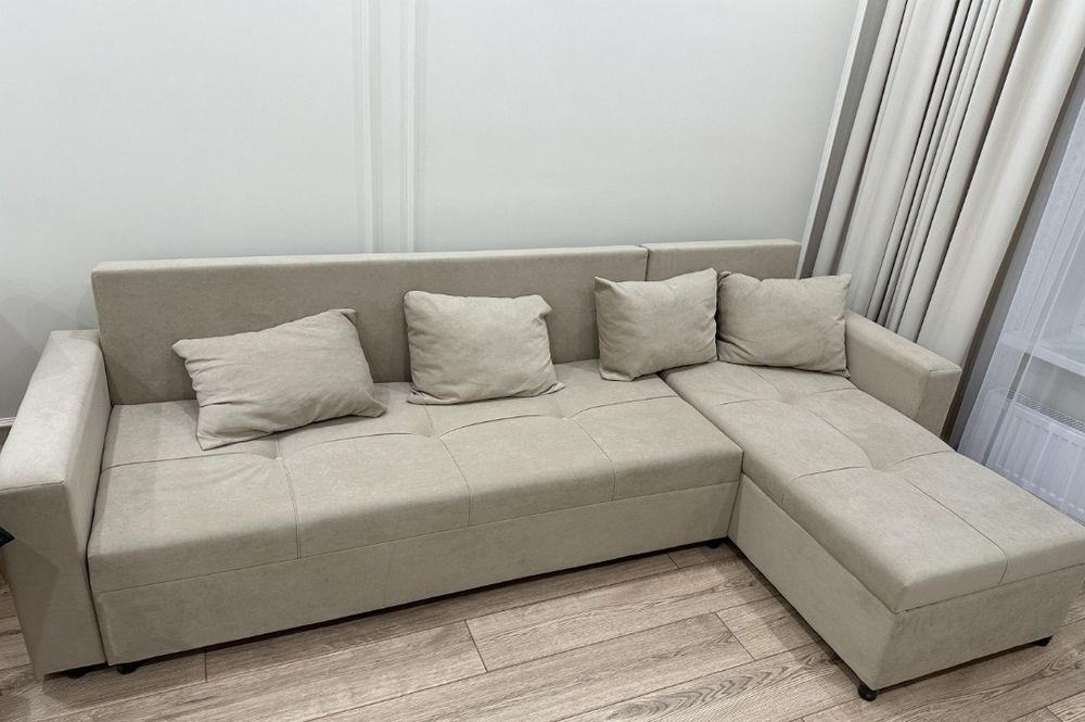 Продам диван угловой новый