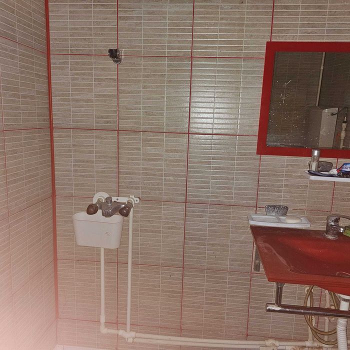 Se oferă spre închiriere casă  în :Ploiesti ,zona : Mihai Viteazul