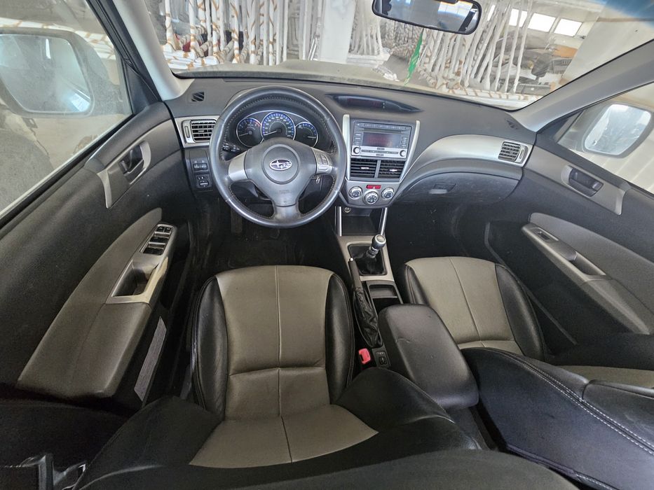 Vand Subaru Forester Boxer 2010 ,2.0 diesel  , motor defect , Germania