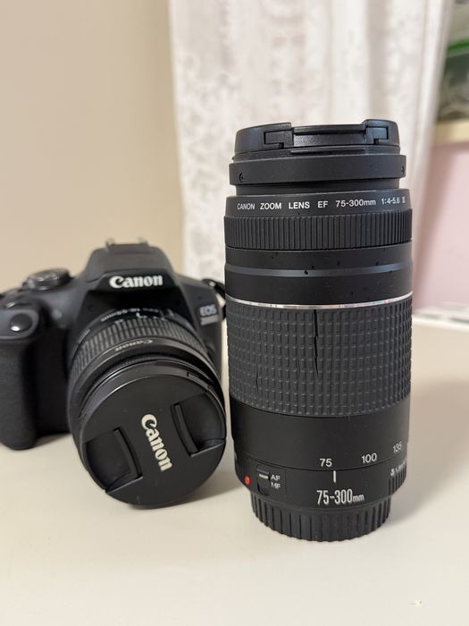 Фотоапарат CANON 2000 D