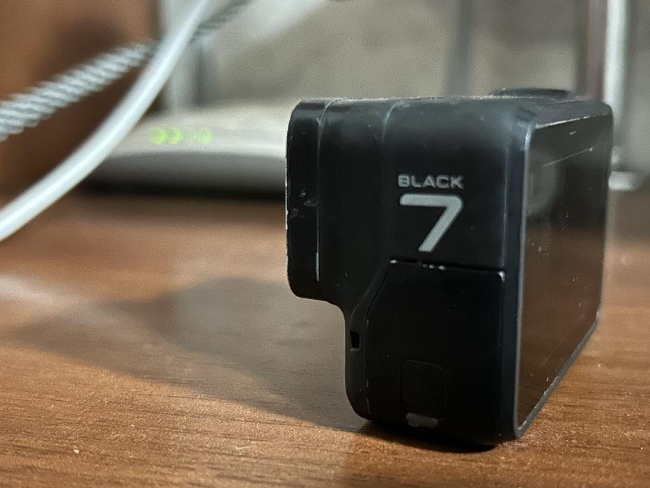 Продам экшен камеру go pro 7 black