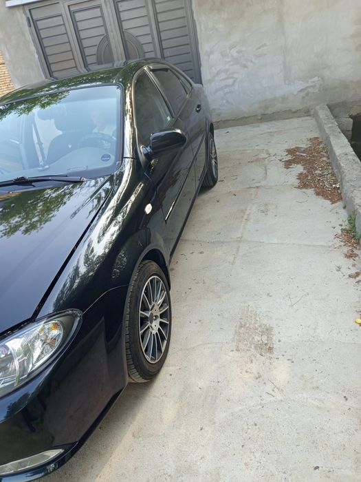 Ласетти жентра сотилади