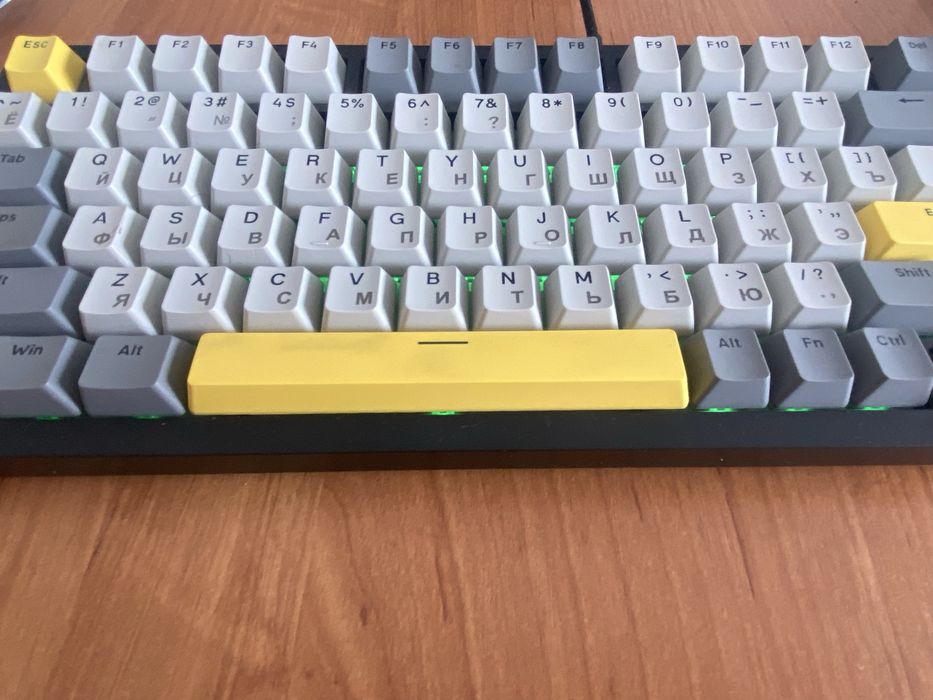 Продам клавиатуру Ajazz AK820