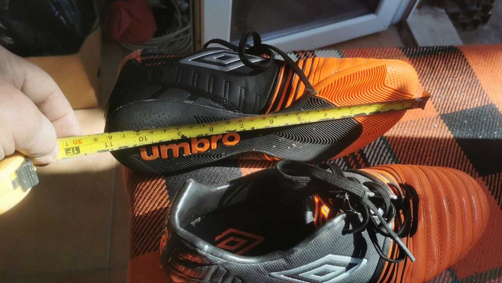 Футболни(спортни) обувки за зала 39-40,10-15евро