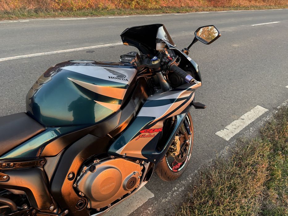 Honda cbr1000 rr sc57