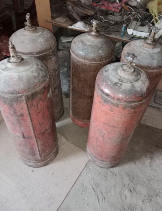 Газовые балоны…….