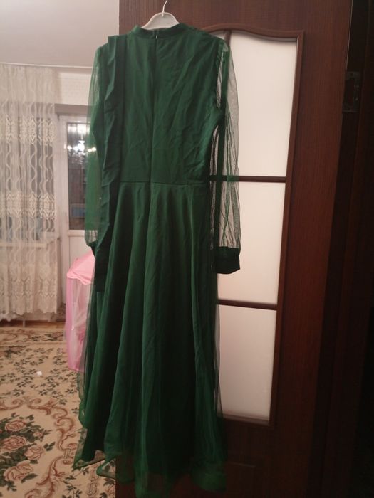 Продам 3 платья!