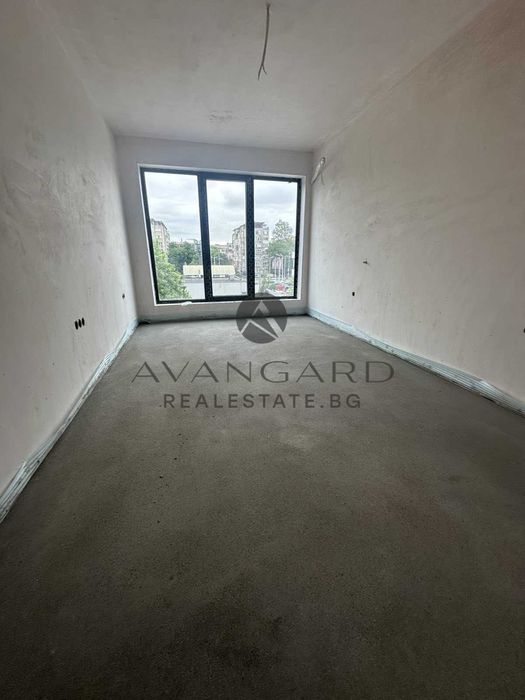 Продава се Тристаен апартамент в Пловдив, Кършияка - 121 кв.м за 1289 €/кв.м - Снимка #2