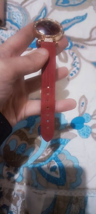 Часы стрелочные  наручные новые