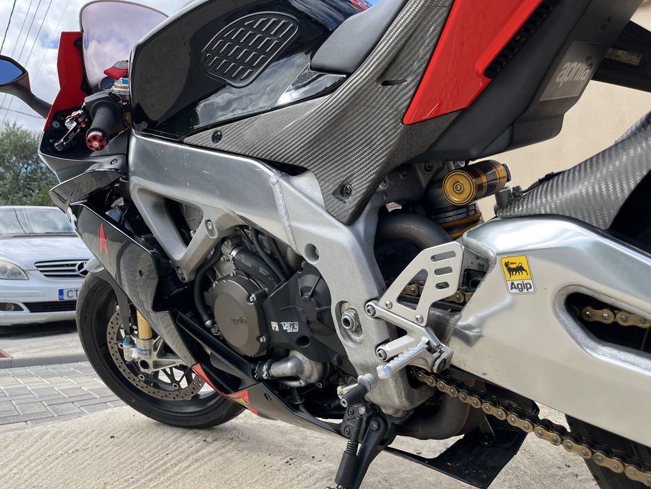 Aprilia RSV4 Factory
