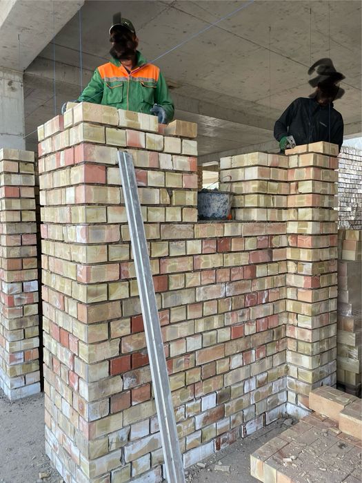 Строительная бригада из Узбекистана
