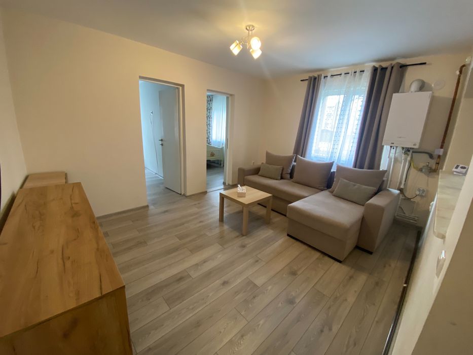 Inchiriez apartament cu 3 camere