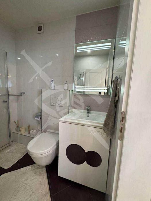 Дава се под наем Тристаен апартамент в София, Студентски град - 146 кв.м за 1196.97 € - Снимка #11