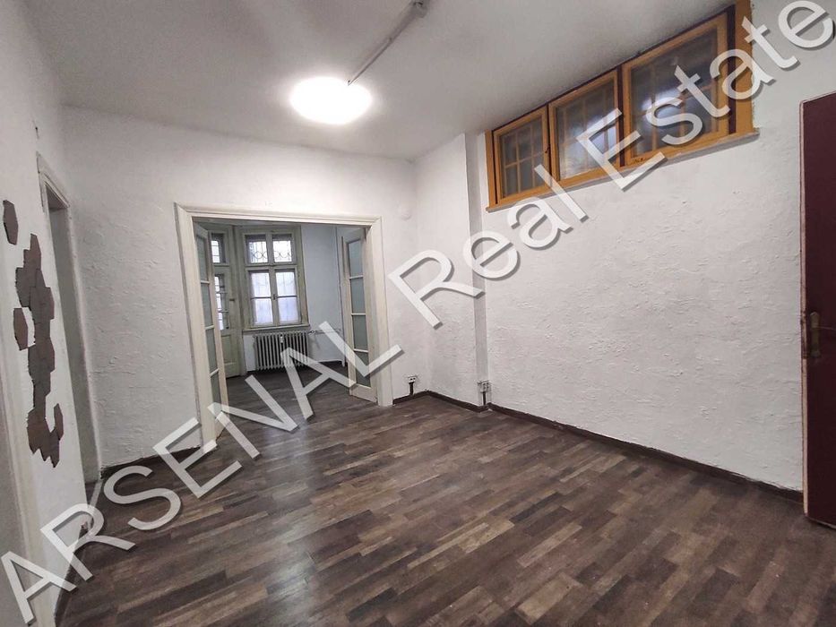 Четиристаен апартамент под наем, Център