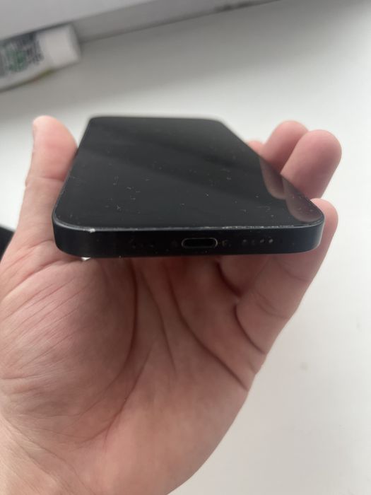 Продам Iphone 13 . 256