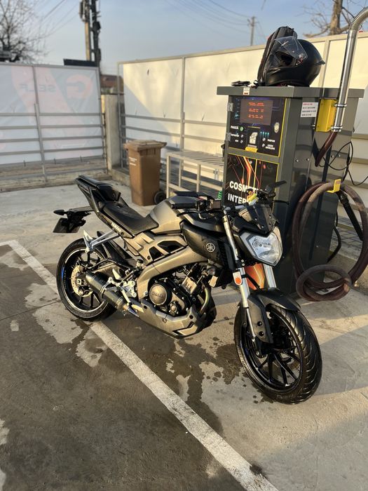 Motocicleta Yamaha MT-125
