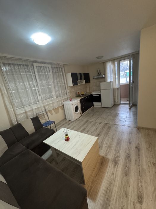 Дава се под наем Тристаен апартамент в Кърджали, Център - 90 кв.м за 269.28 € - Снимка #1