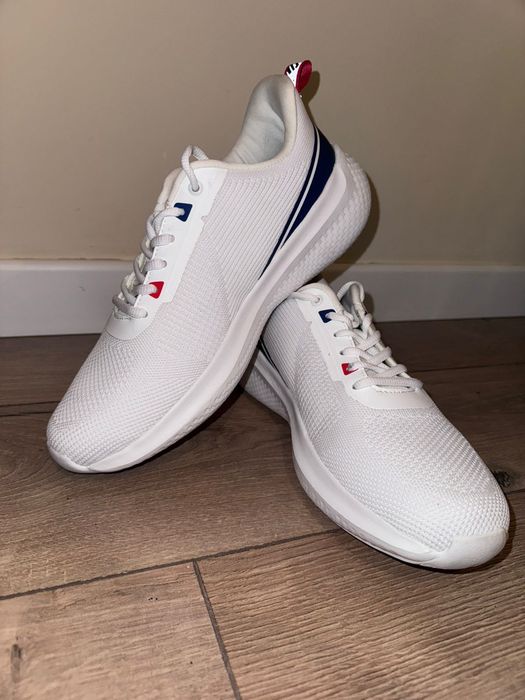 Продам новую кросовку