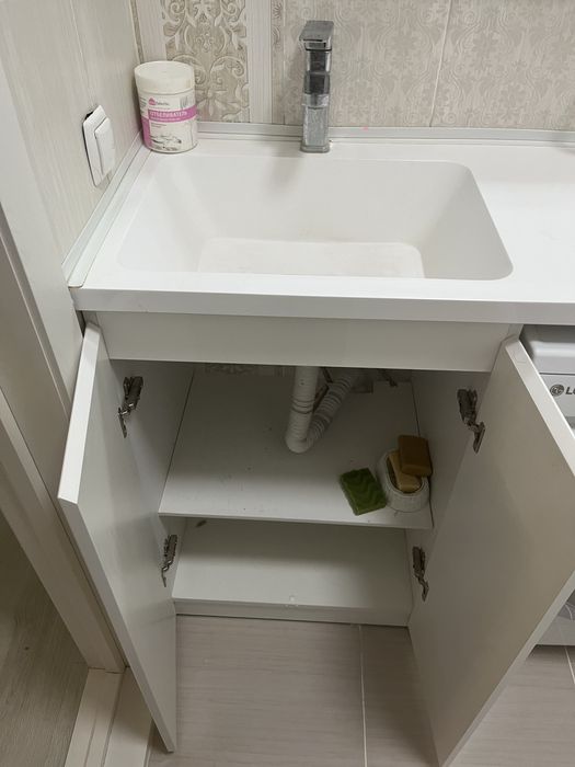 Раковина с тумбой