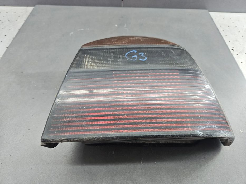 Lampa / Tripla stop dreapta pe aripa Volkswagen VW Golf 2005