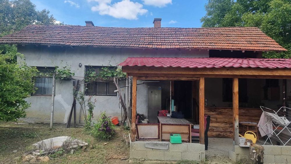 Къща за продажба