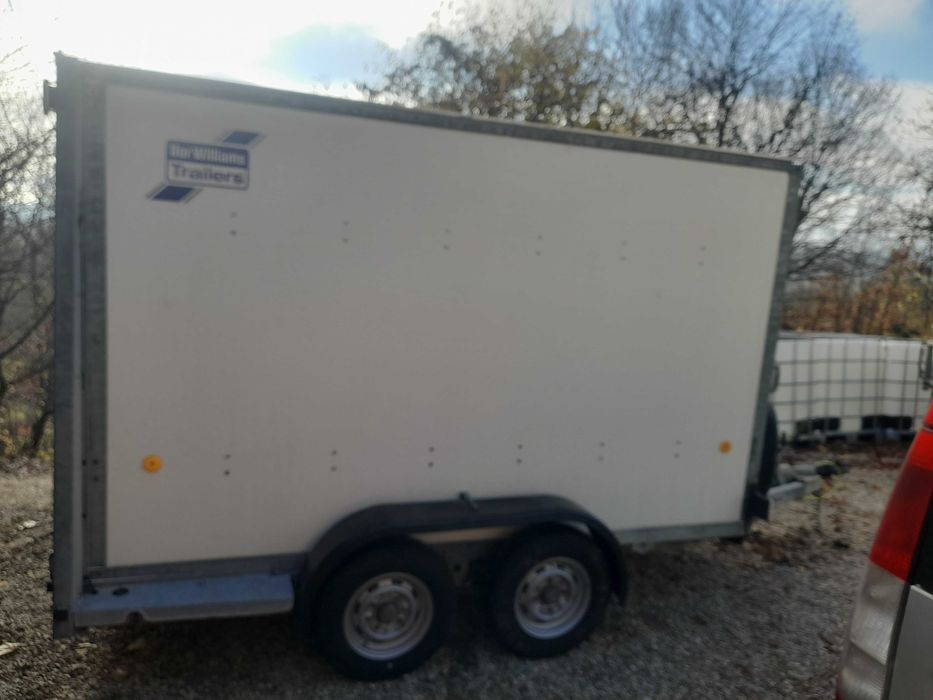 Затворено Ремарке 2700кг. Ифор Уилямс Iford Williams.
Модел BV105G