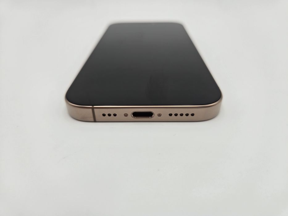 Apple iPhone 16 Pro 256GB Desert Titanium - АКБ 100%, 20 циклов