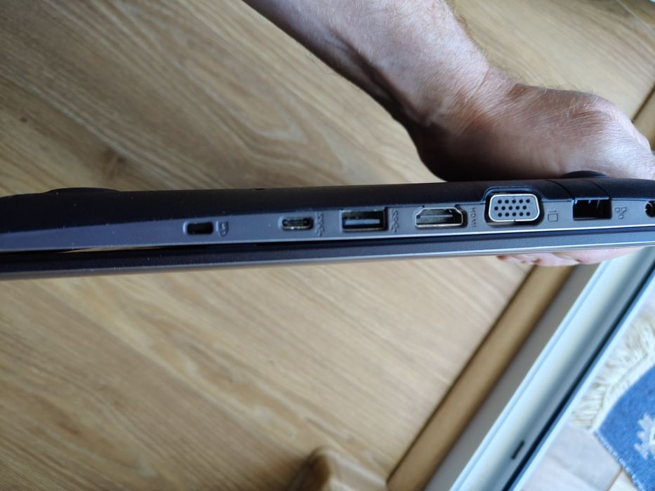 Laptop Asus /i5 gen7/ 8 GB RAM / ssd 128 /