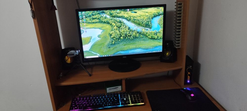 Vând PC, mai multe detalii in privat