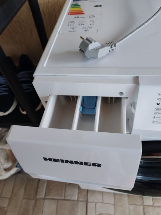 Vând masina de spalat Heinner