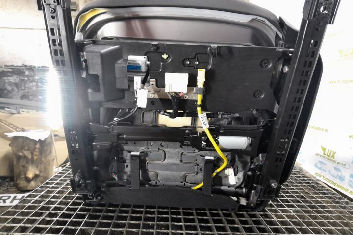 Scaun electric stanga fata Hyundai Elantra CN7  [din 2021 pana  2023] seria