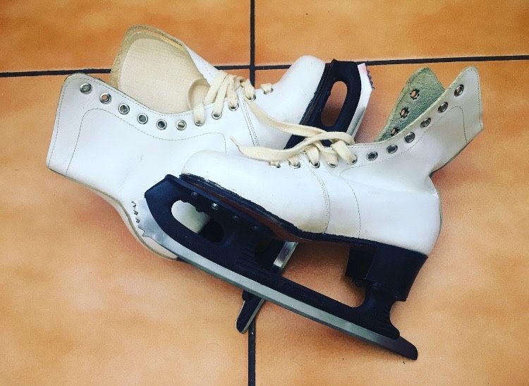 De vanzare patine din piele