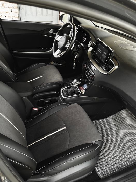Kia ceed 2023.   .