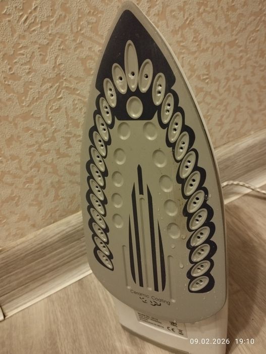 Утюги 3 шт рабочие по 2000 тг