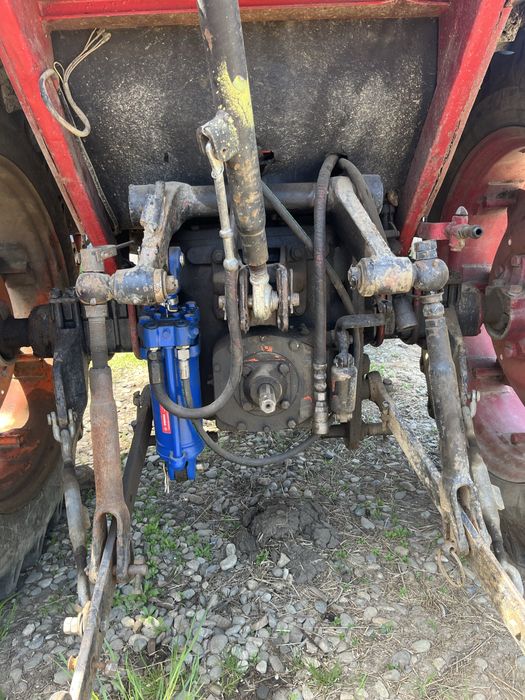 Tractor Universal 651