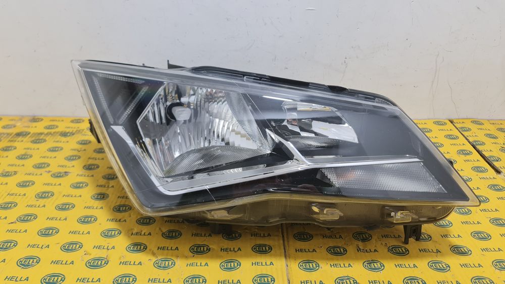 Far dreapta halogen led drl Seat Ateca 576941006a