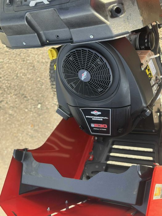 Tractoras de tuns iarba Snapper NXT Profesional 23Hp B&S 3 cutite