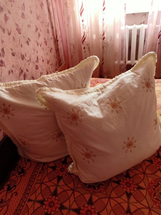 Покрывала одеяло подушки  матрас б/у